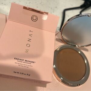 Monat Radiant Bronzer